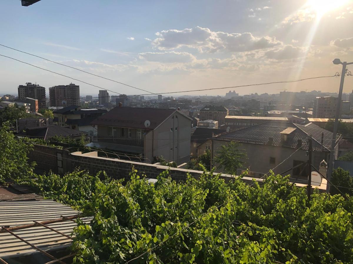 Hillside Guest House Jerevan Buitenkant foto