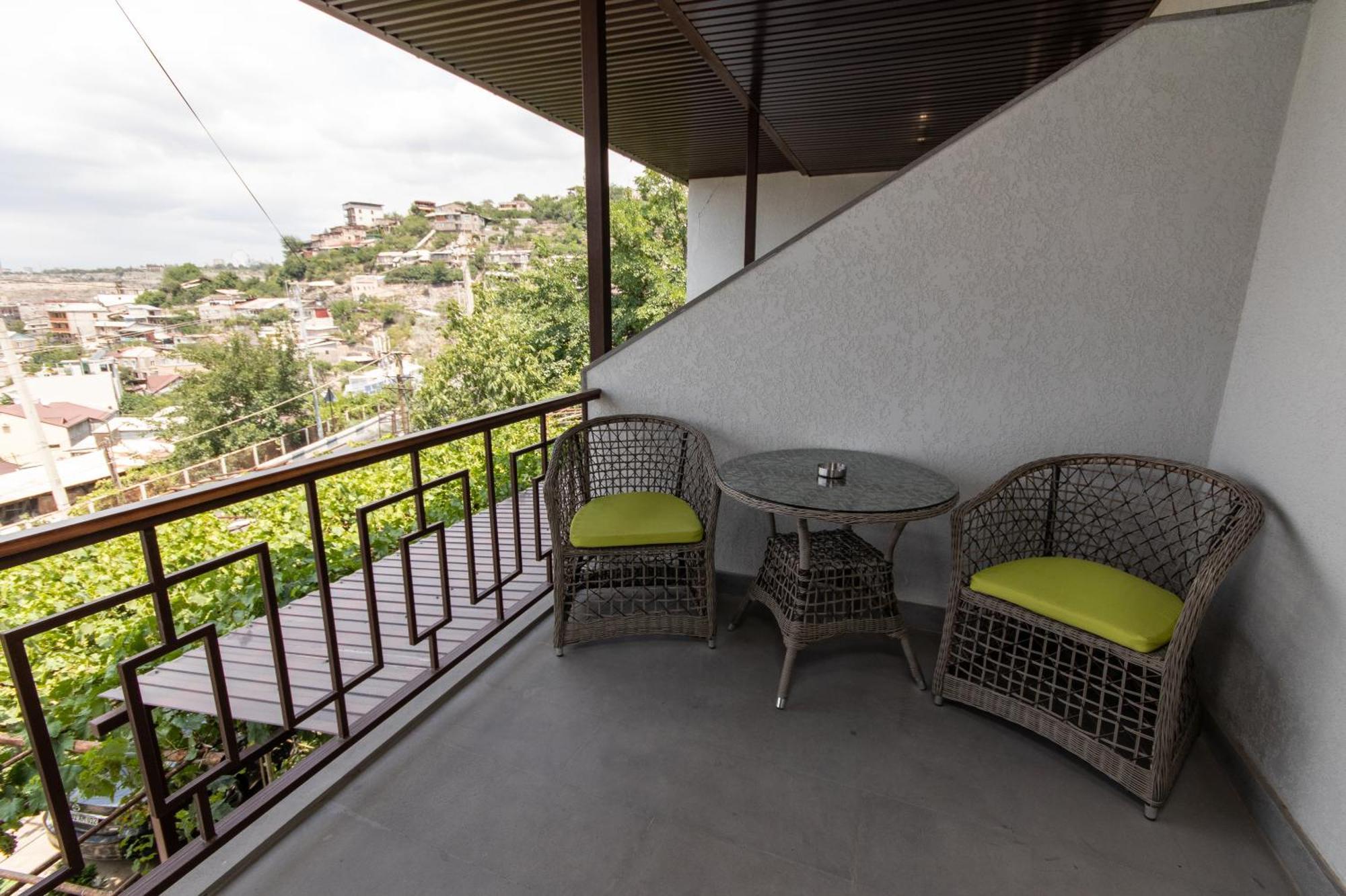 Hillside Guest House Jerevan Buitenkant foto